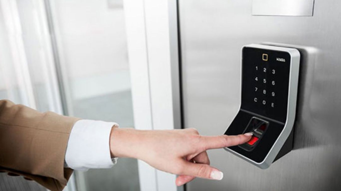 thiết bị quản lý chấm công bằng vân tay