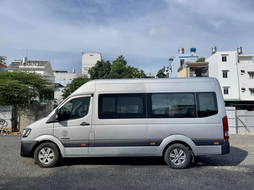 thuê xe 16 chỗ phục vụ đoàn