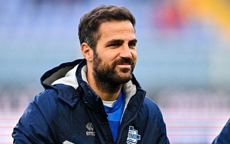 Cesc Fabregas bắt đầu hành trình hứa hẹn trên con đường huấn luyện đỉnh cao